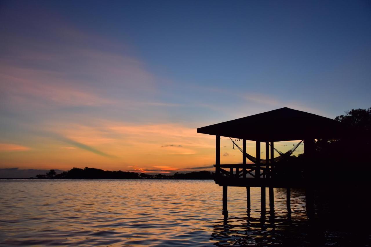 Anthony'S Key Resort Sandy Bay Bagian luar foto