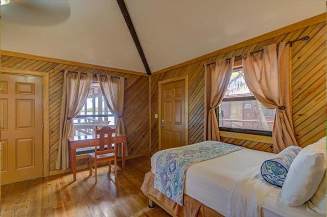 Anthony'S Key Resort Sandy Bay Bagian luar foto