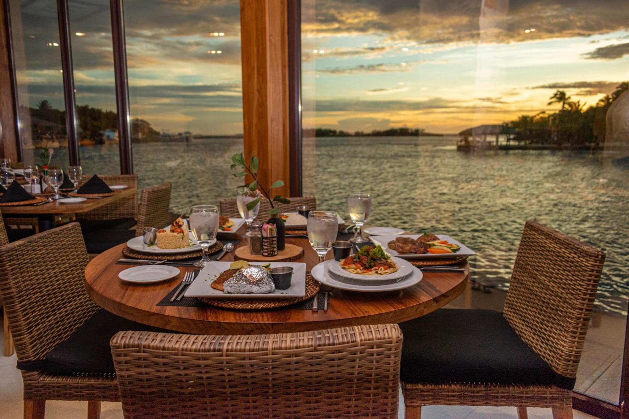 Anthony'S Key Resort Sandy Bay Bagian luar foto